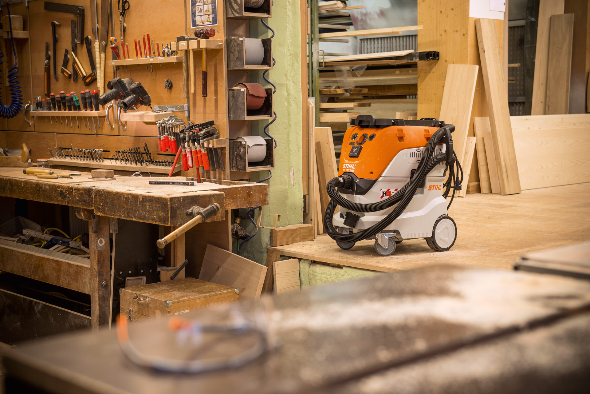 Usisivač za mokro/suvo usisavanje STIHL SE 133 ME u radionici
