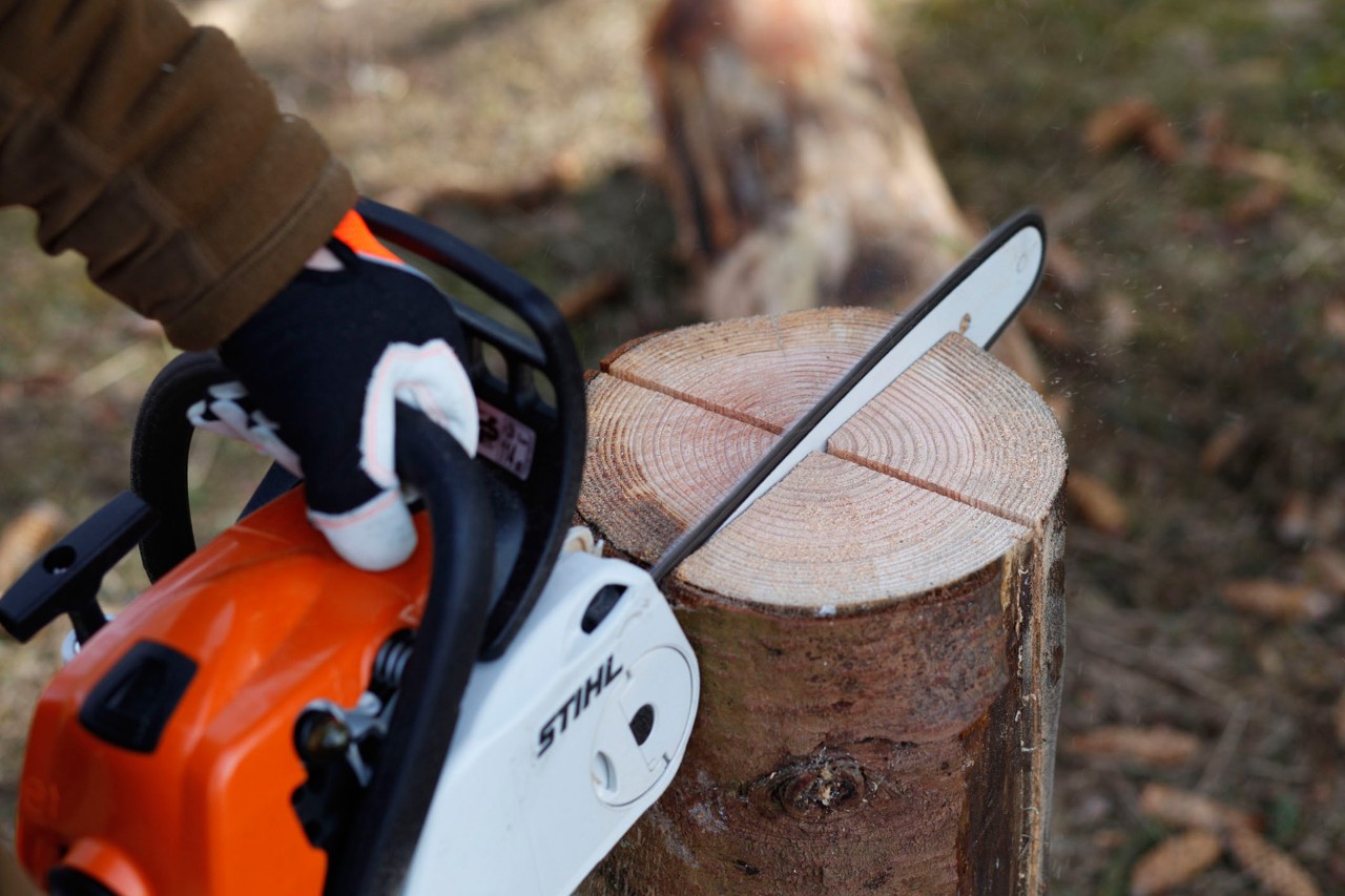 Deblo se dva puta zaseče benzinskom motornom testerom STIHL MS 181 C